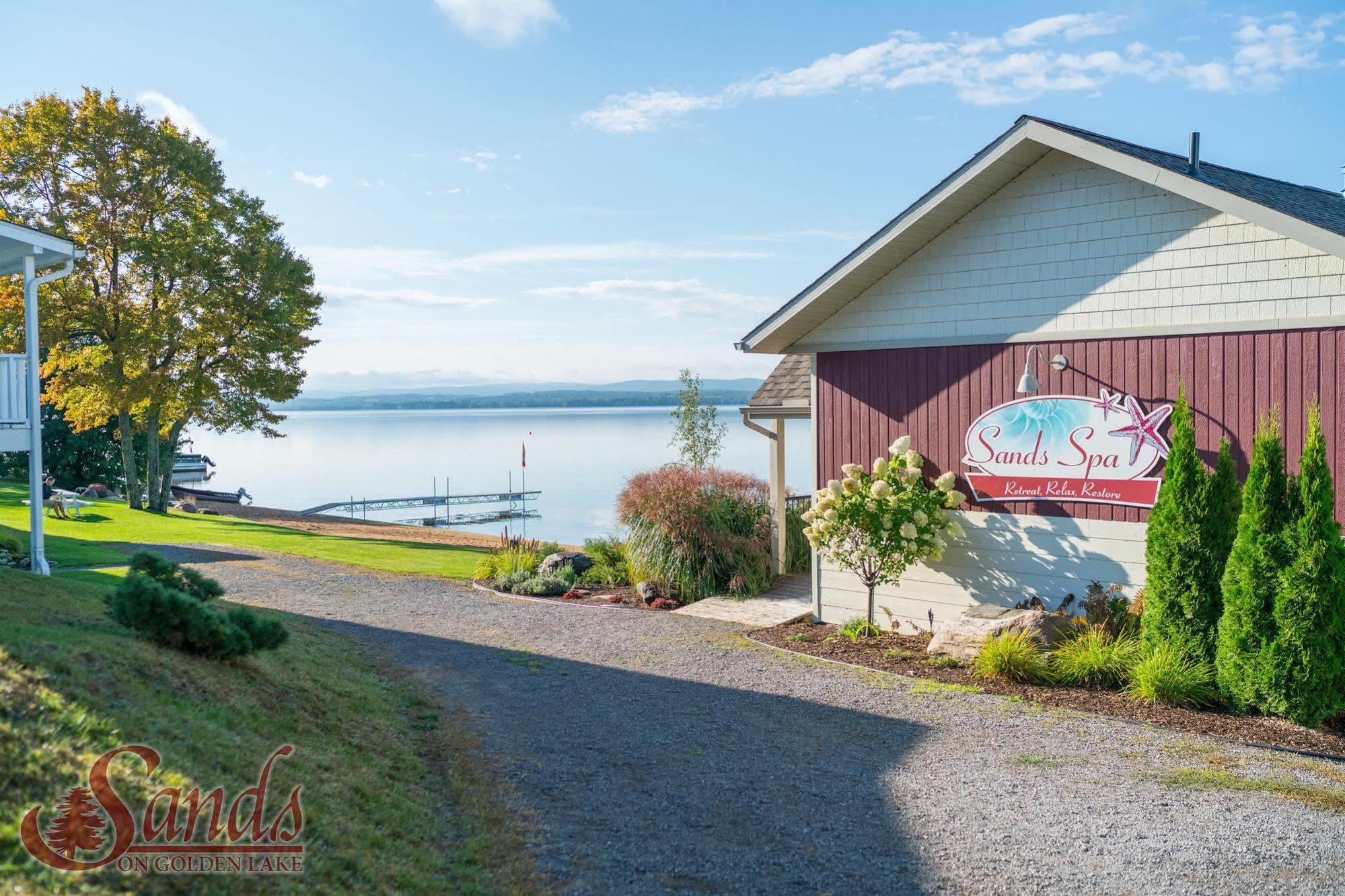 Hotel Sands On Golden Lake Exteriér fotografie